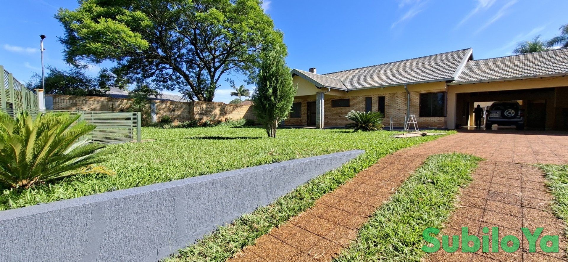 For sale 925m2 plot with house in Obligado Center, Itapúa, Paraguay